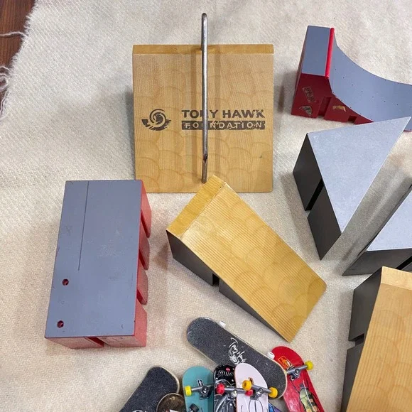 Tech Deck Tony Hawk Skate Park Ramps Stairs Rails Lot Finger Board & Accessories - Picture 2 of 9